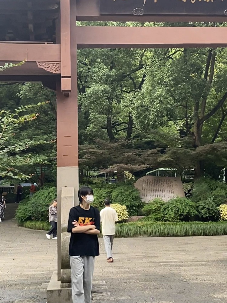 wow19-浙江省·杭州市·拱墅区-抖音快手某红薯-没啥才艺摆烂在行,求求老板了我想接个单,来个通告群吧谢谢老板