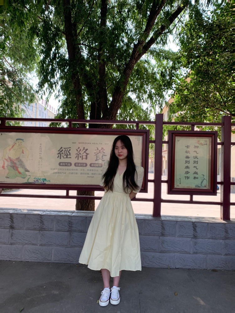 suili-河南省·洛阳市·嵩县-抖音-特长是会跳舞,还是个学生平时也挺爱拍照,所以对寄拍很感兴趣也想赚点外快