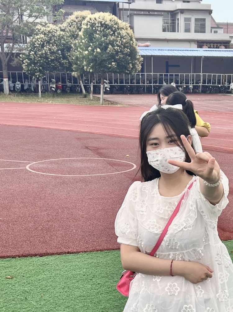🎀-河南省·焦作市·温县--喜欢拍照!有一定的拍照的技巧 欢迎合作价钱可以商量 时间充足可室内也可室外拍照!