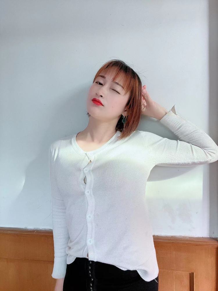 汤圆妈妈-浙江省·绍兴市·诸暨市-快手/抖音/某红薯/-全职宝妈,接母婴,女装童装推广测评,平时喜欢各种买,接买家秀可图片!接直播推广