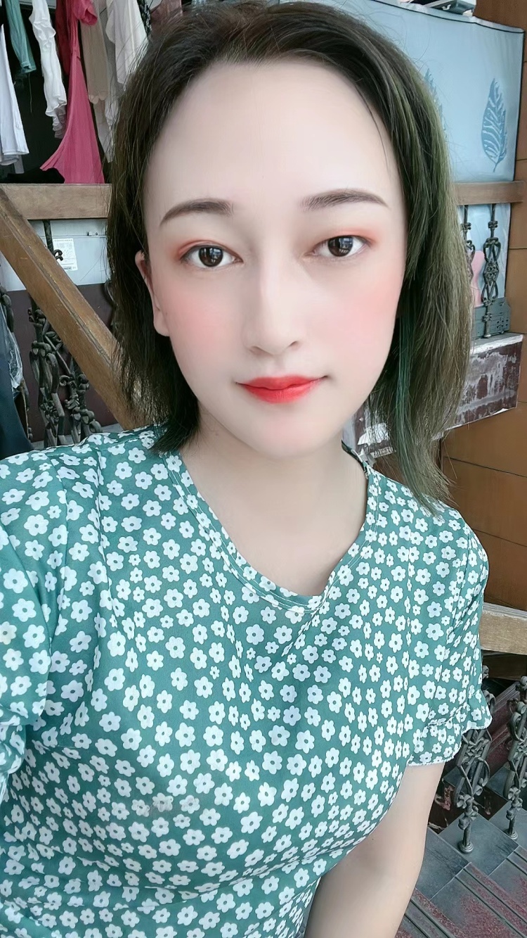 汤圆妈妈-浙江省·绍兴市·诸暨市-快手/抖音/某红薯/-全职宝妈,接母婴,女装童装推广测评,平时喜欢各种买,接买家秀可图片!接直播推广