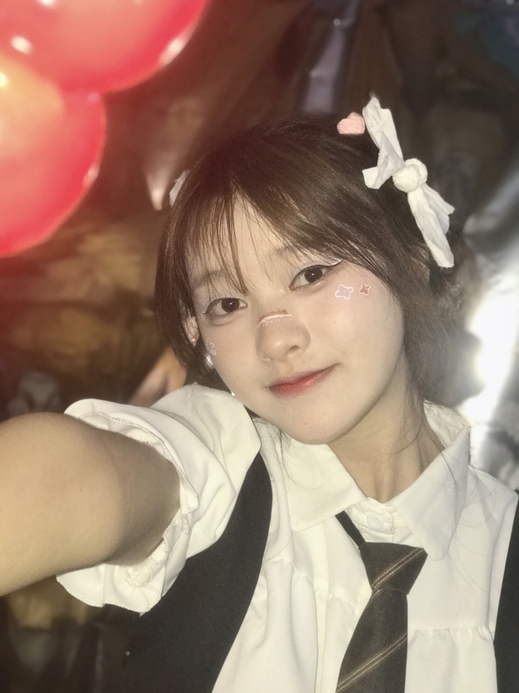 怀安-江西省·九江市·共青城市--拍过很多写真，以前是汉服模特，有拍摄经验，自己也很喜欢拍照，会修图，不恐惧镜头