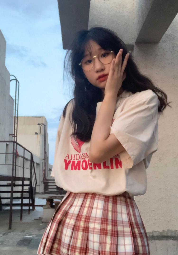 Yann.-黑龙江省·大庆市·龙凤区--时间自由 可以按要求来虚心学习 ,想做服装寄拍!风格可指定172 106