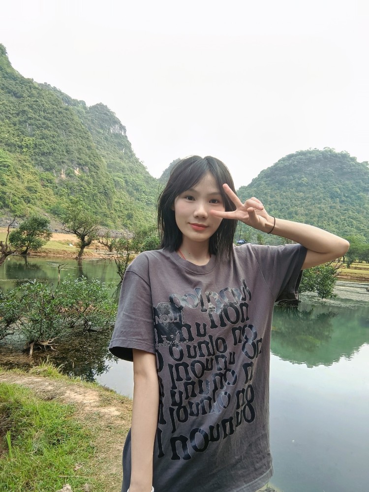 浪漫-广西壮族自治区·百色市·德保县-快手-擅长拍照同时热爱拍照，现在是大学生，有一些空余时间想赚点零花钱，