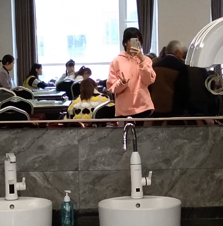 心动ぁ-四川省·内江市·威远县-快手-拍照还不错  就想赚一点钱 我是在校学生，平常时间也还比较充裕，也比较会批图