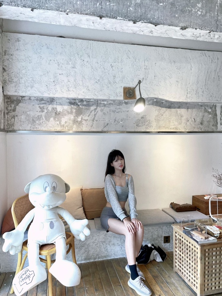 oo-湖南省·郴州市·北湖区-快手：桃的oo-168 96，会跳舞、画画，大学礼仪队队长，平时喜欢拍照，喜欢穿漂亮的新衣服，擅长他拍，有过多次约拍经历