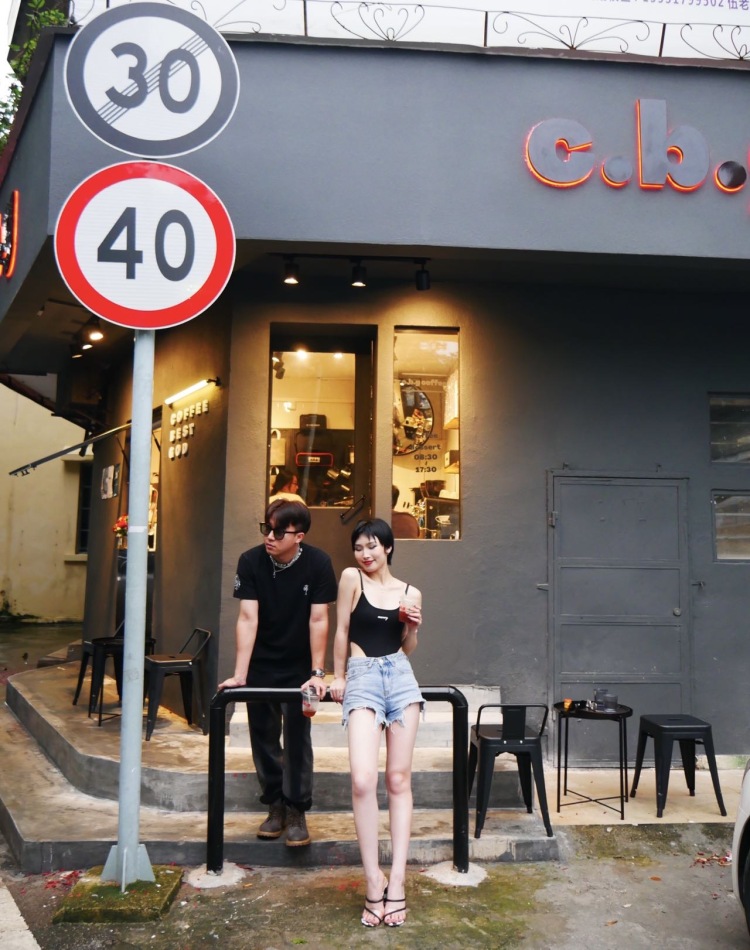 Minnie-广东省·广州市·荔湾区-某红薯，抖音-欧美高级脸，需要寄拍服装模特，手模，探店达人类可以联系我喔，专门拍照为主