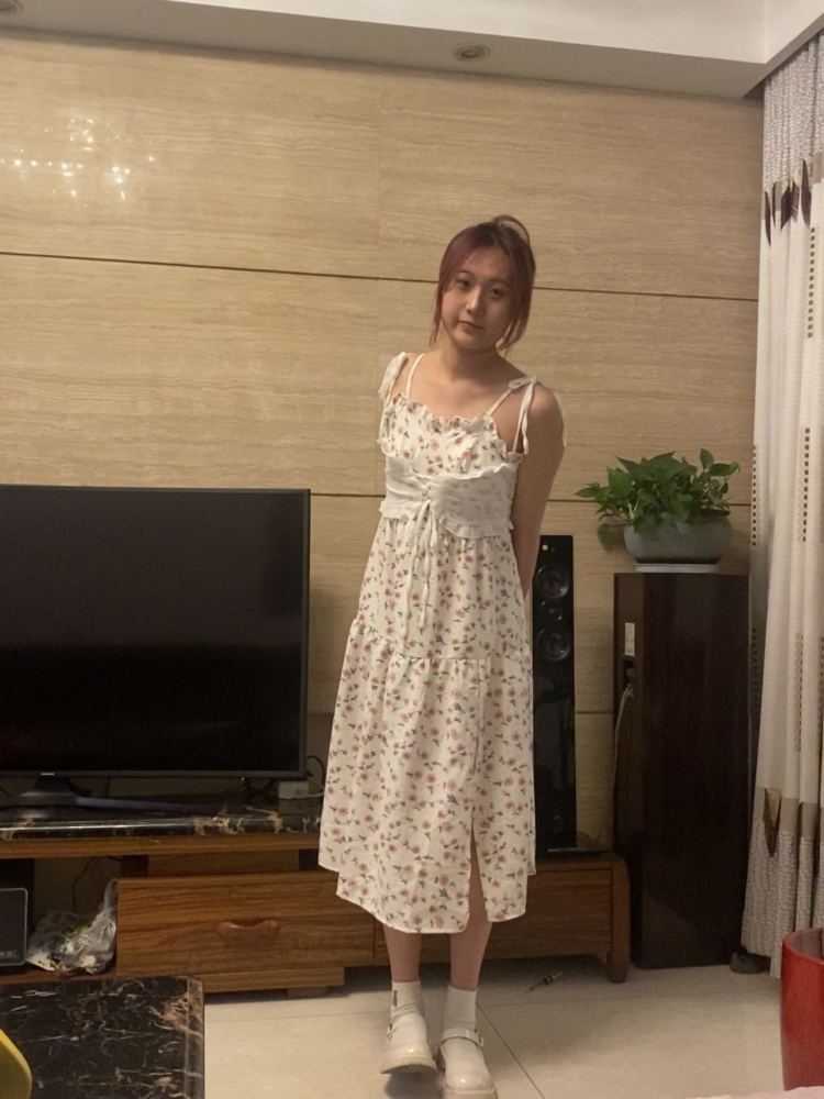 吴+0-江苏省·无锡市·梁溪区-抖音,某红薯,B站-穿衣风格多,大多数都可以拍出一定效果,喜欢穿搭衣品还是不错的,喜欢尝试新风格。