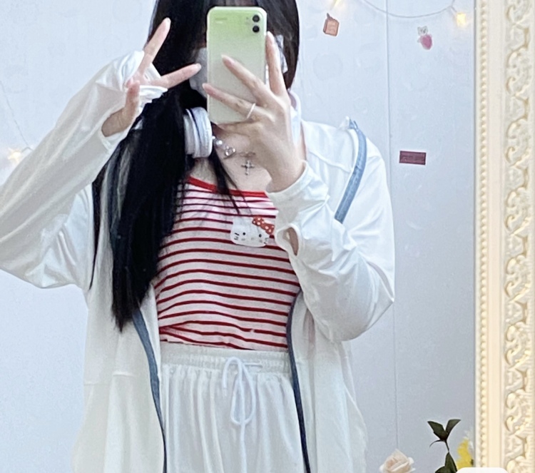 灿灿-山东省·烟台市·海阳市-某红薯-165/57微胖,可各种风格,喜欢穿搭和拍照、会P图,配饰、包包、帽子都可接单,会保质保量完成商家大大的寄拍