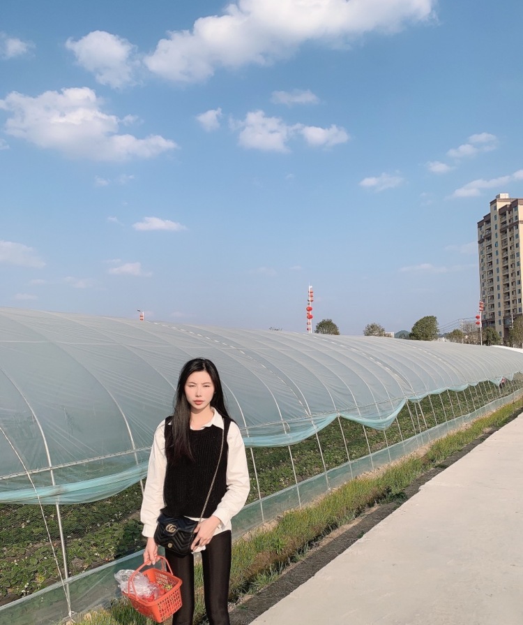 _Dear-广东省·广州市·荔湾区-某红薯-身高161，体重90，会拍照会p图，女，可接寄拍，买家秀，服装，鞋子，饰品，帽子，墨镜