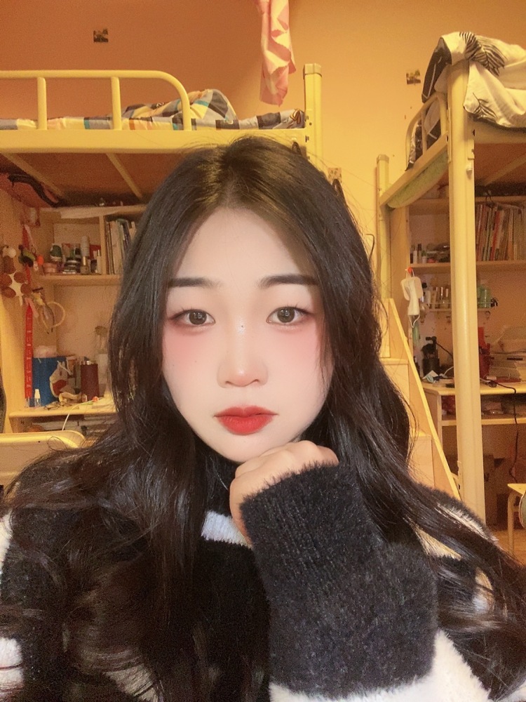 Tianleo.-贵州省·黔南布依族苗族自治州·惠水县-抖音快手微博-擅长用苹果手机拍照 在校大学生 
身高:165
体重:100
鞋码38
风格：韩系风
接寄拍 （美瞳 包包 首饰 衣服 鞋子 化妆品 护肤品等 ）诚信合作