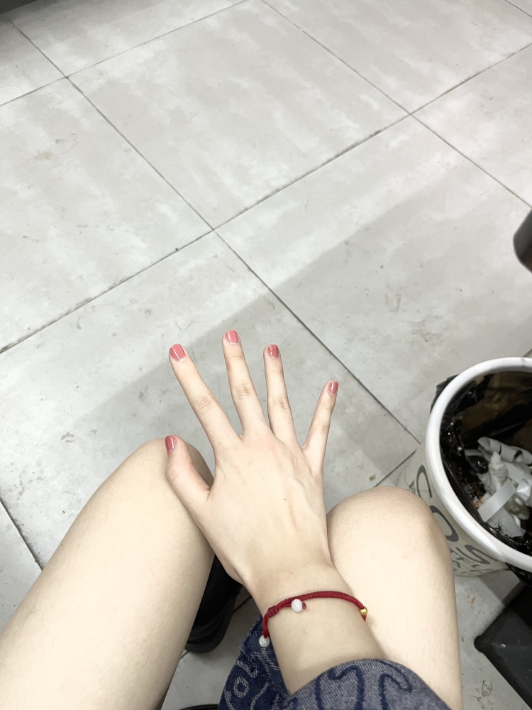 给我o泡-江苏省·苏州市·昆山市-快手-年龄19岁，身高161，体重83斤。我的手很纤细修长。可以接买家秀（手模、服装、饰品…），免费试用，平面模特兼职等等