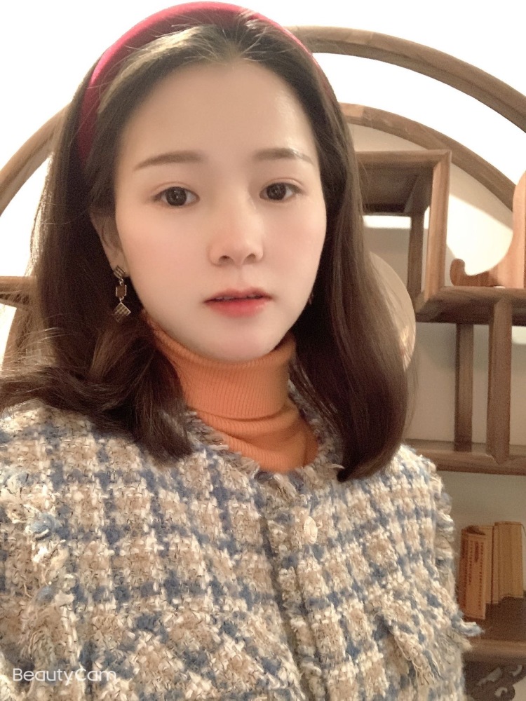 夏有乔木-上海市·上海市·浦东新区-抖音、某红薯-可接服装寄拍适合小个子穿搭,本人身高160,体重89斤,广告通告皆可,最喜汉服寄拍会化妆做造型,早期花钱学过化妆。