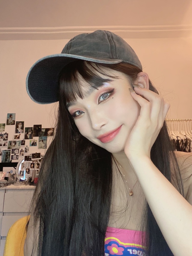 Minnie-广东省·广州市·荔湾区-某红薯，抖音-可以接美瞳，假发，眼影试色，头饰之类的，模特出身，需要服装类拍摄都可以联系我喔