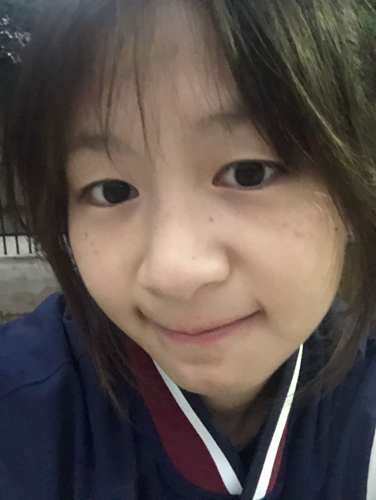 如果李易峰不爱我-陕西省·渭南市·富平县-抖音-19岁 身高155 体重95 微胖 特长是善于观察 喜欢拍照 在读大学生 喜欢李易峰 梦想是成为经纪人  接单：买家秀 种草带货 开箱测评 免费试用