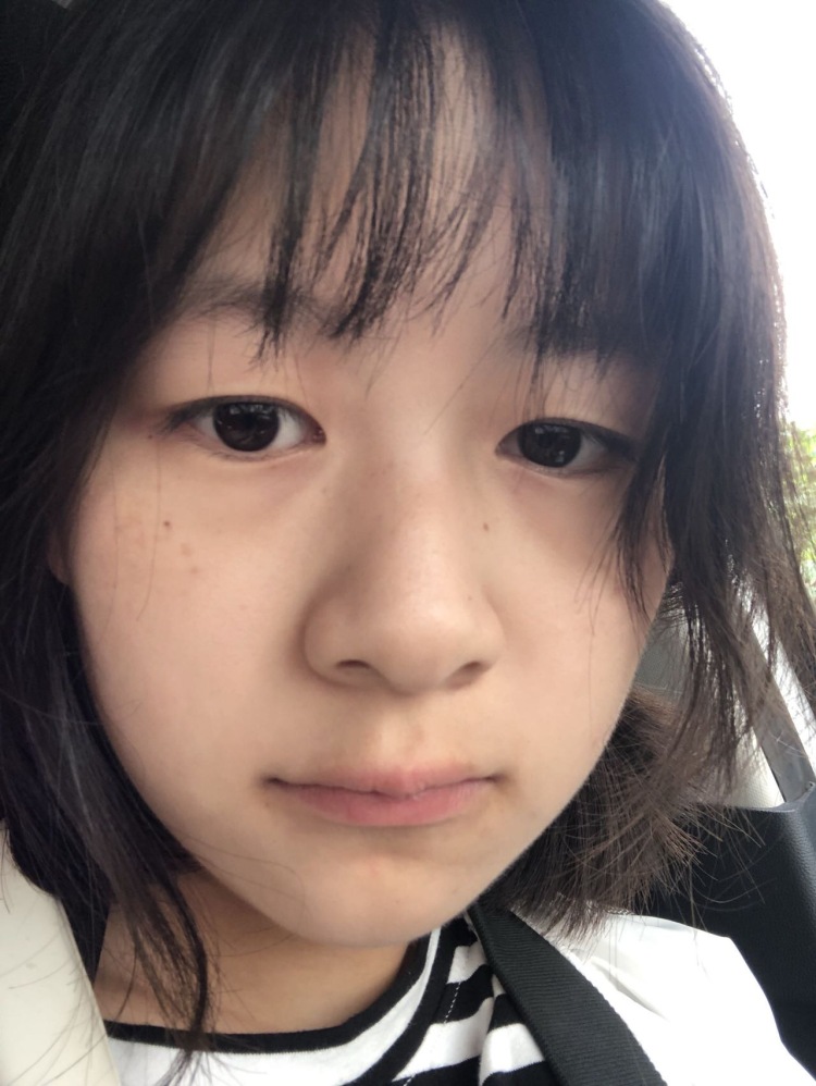 如果李易峰不爱我-陕西省·渭南市·富平县-抖音-19岁 身高155 体重95 微胖 特长是善于观察 喜欢拍照 在读大学生 喜欢李易峰 梦想是成为经纪人  接单：买家秀 种草带货 开箱测评 免费试用