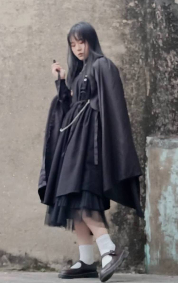Coral013-福建省·莆田市·秀屿区--接服装寄拍，本人身高168cm，体重56kg，会拍照修图，会化妆，学过舞蹈。欢迎合作！