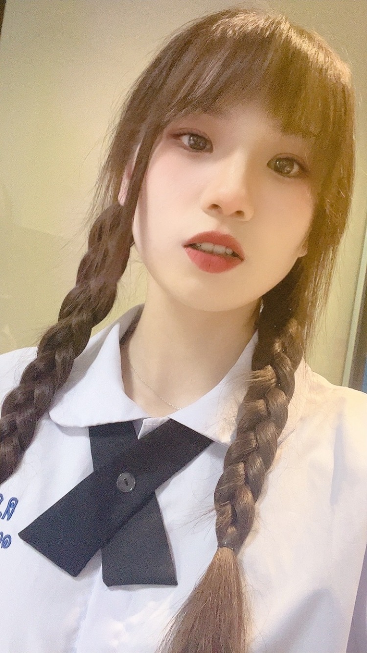 崽崽酱-山东省·烟台市·莱山区--我性格比较开朗乐观,平时喜欢还拍照,拍视频之类的,也比较注重穿搭,有自己的审美,我想更多的展示一下自己,也想遇到合的来的商家一起合作,也可以交个朋友之类的