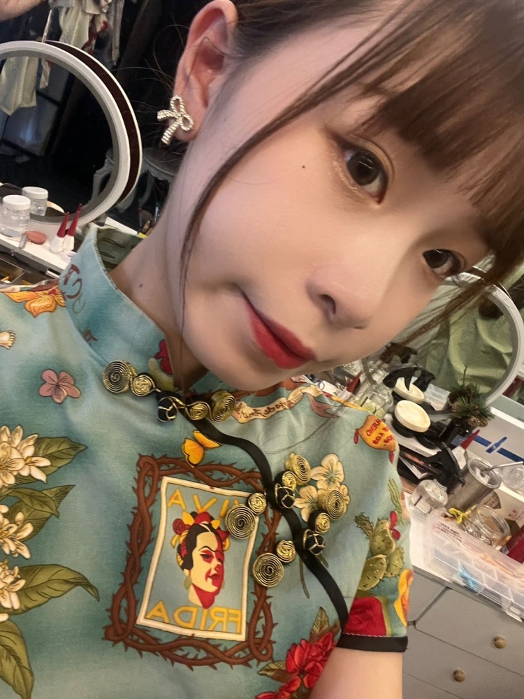 给我o泡-江苏省·苏州市·昆山市-快手-身高161 ,体重83斤
可接淘宝服装、饰品等接拍 、寄拍拍摄。可接妆面模特。有经验