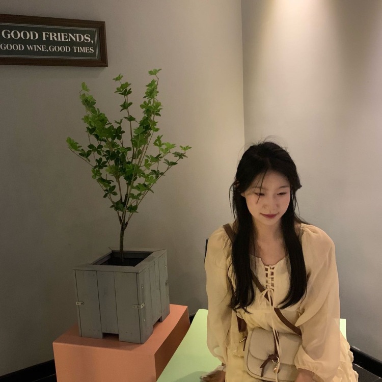 📖-内蒙古自治区·包头市·昆都仑区-?-爱拍照 会p图 可接买家秀 寄拍 价格商家可以二次商量 商家有意向的快来dd我