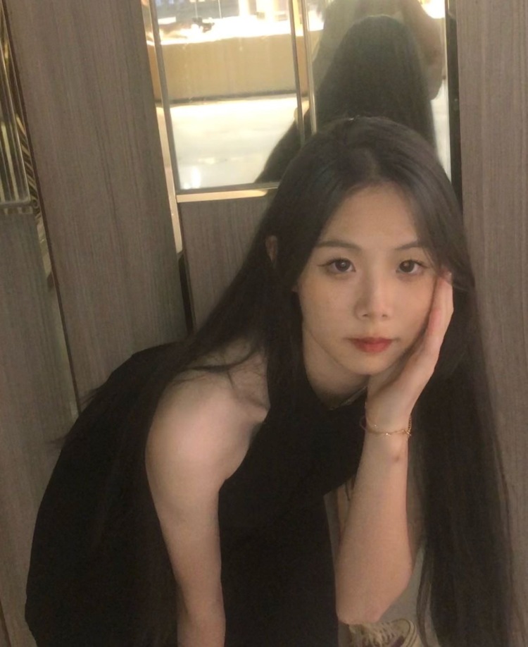 Jessie🦄-广东省·珠海市·香洲区--年龄18，身高165，体重90斤
会摆拍，会修图
欢迎来找我合作