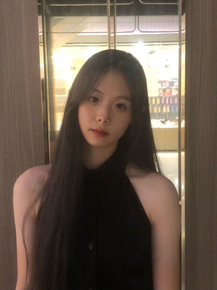 Jessie🦄-广东省·珠海市·香洲区--年龄18,身高165,体重90斤
会摆拍,会修图
欢迎来找我合作