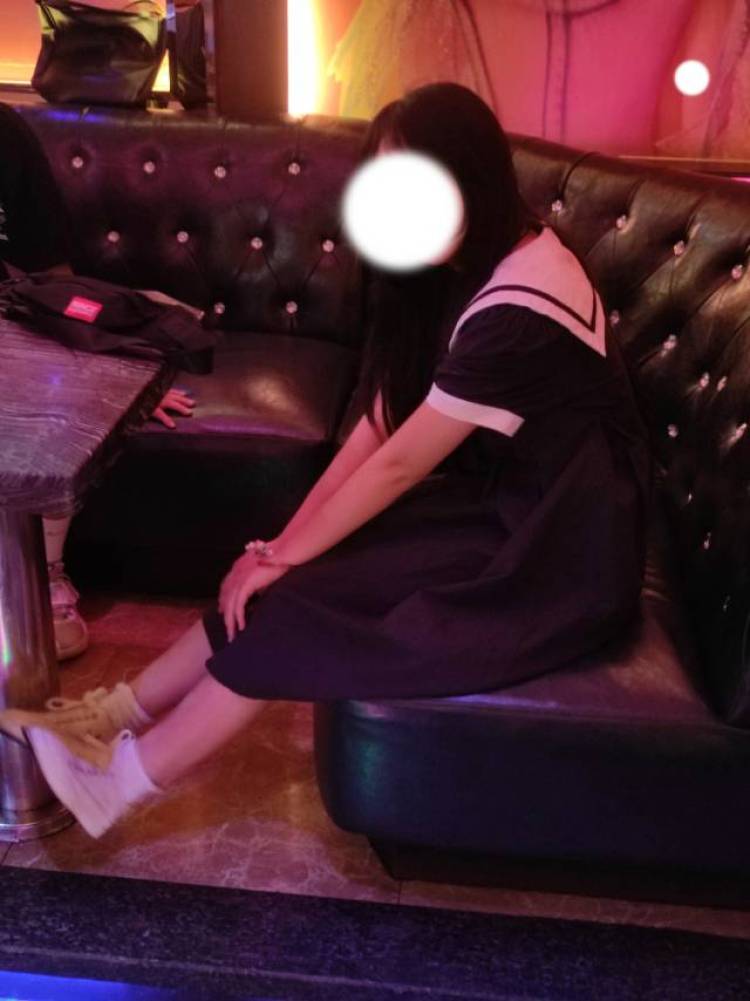 黎吧啦-四川省·南充市·顺庆区--一直很喜欢寄送拍 之前也有接过 会p图 出图超快的 图片清晰 买家秀 开箱种草 都可！jk 常服也没问题哟！！康康孩纸吧！第一次可免费