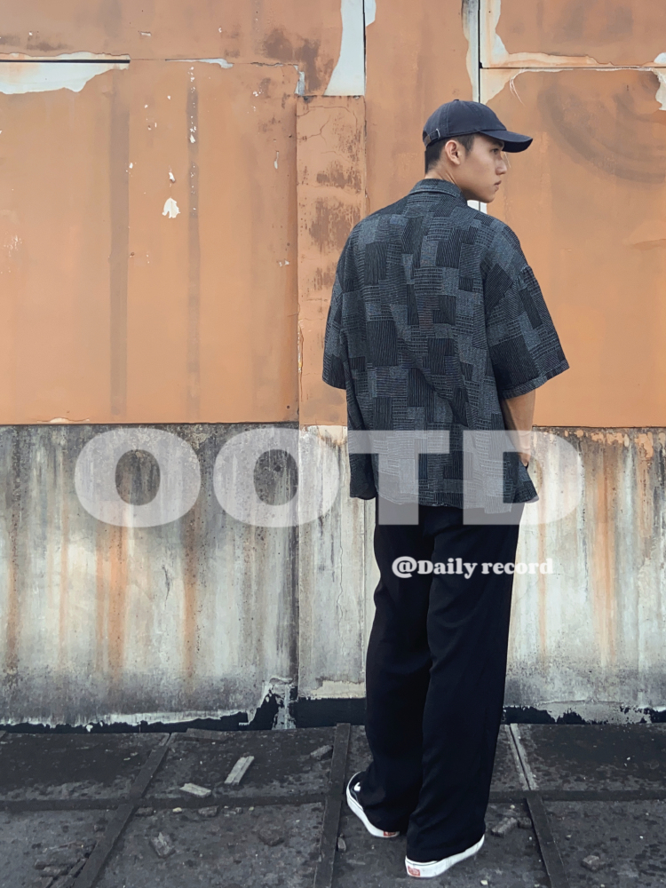 玛利杆-云南省·西双版纳傣族自治州·景洪市--拍成这样会有商家找我吗🤦🏿
日常穿搭分享🧏🏿♂️
接寄拍🤷🏿