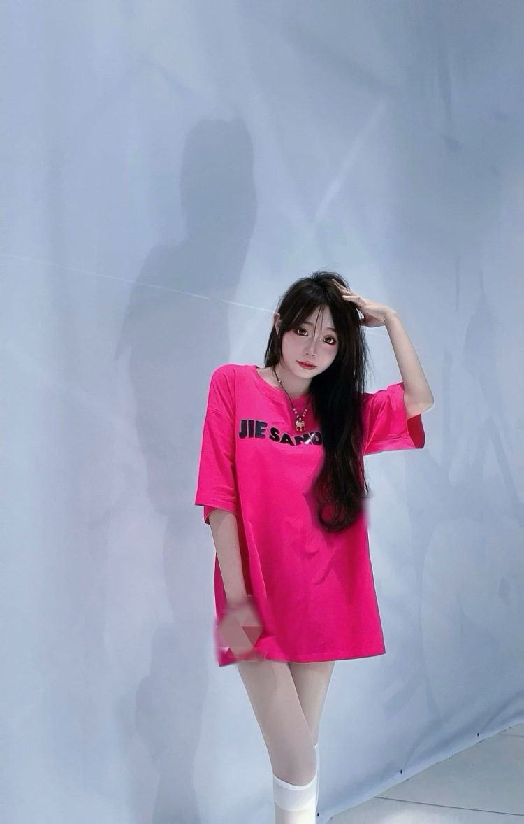 边晓敏-内蒙古自治区·呼和浩特市·回民区--接单（衣服、鞋子、饰品、美瞳）都可接欢迎商家们来找50-300