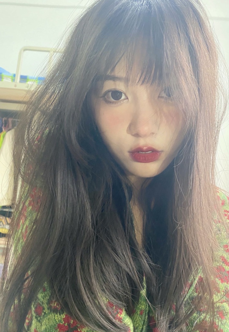 是烁烁啦-黑龙江省·哈尔滨市·道里区-抖音-可接美瞳 美妆 服饰 包包 类型随意 会批图 擅长拍摄图片 佣金可以谈