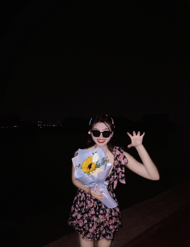 '-河南省·郑州市·惠济区-某红薯-特长:拍照批图
职业:学生
接单服务范围:买家秀,开箱测评,种草