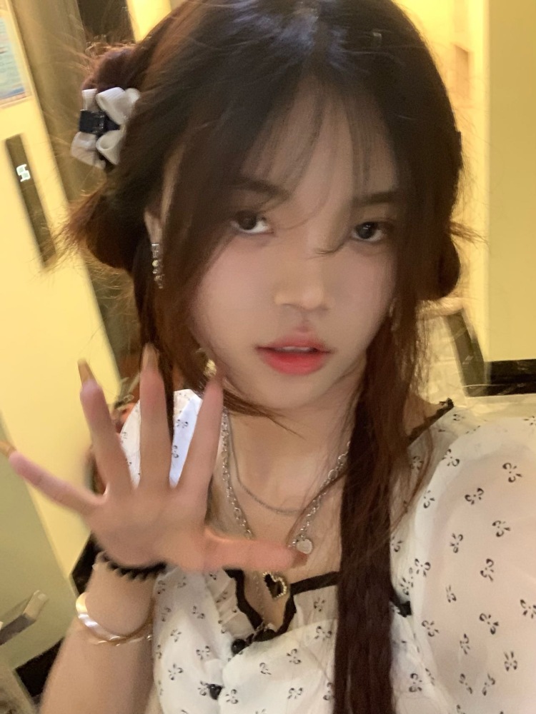 新月-广东省·广州市·白云区-快手-接单服务范围:买家秀 商品寄拍赠拍 种草 开箱测评 免费试用 探店打卡