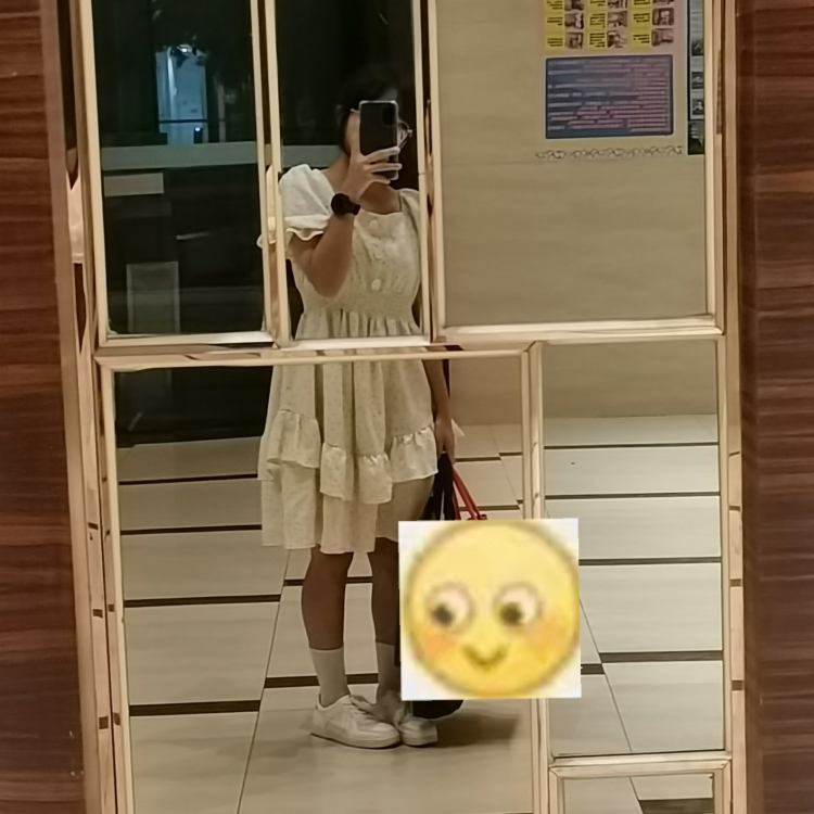 小Ping-广东省·江门市·开平市--接寄拍，接寄拍，本人身高152cm，体重43kg哈哈，有意快来哈.