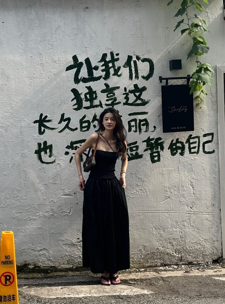 小菁菁955-湖北省·武汉市·江岸区-抖音 某红薯-身高167 体重42kg 接买家秀 平面模特 多重风格都能驾驭 能保持图片高清 快速出图