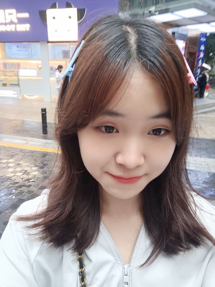 白笙-贵州省·遵义市·赤水市--身高1.60体重95斤,有自己的穿衣风格,长相偏甜美,会ps可自行修图