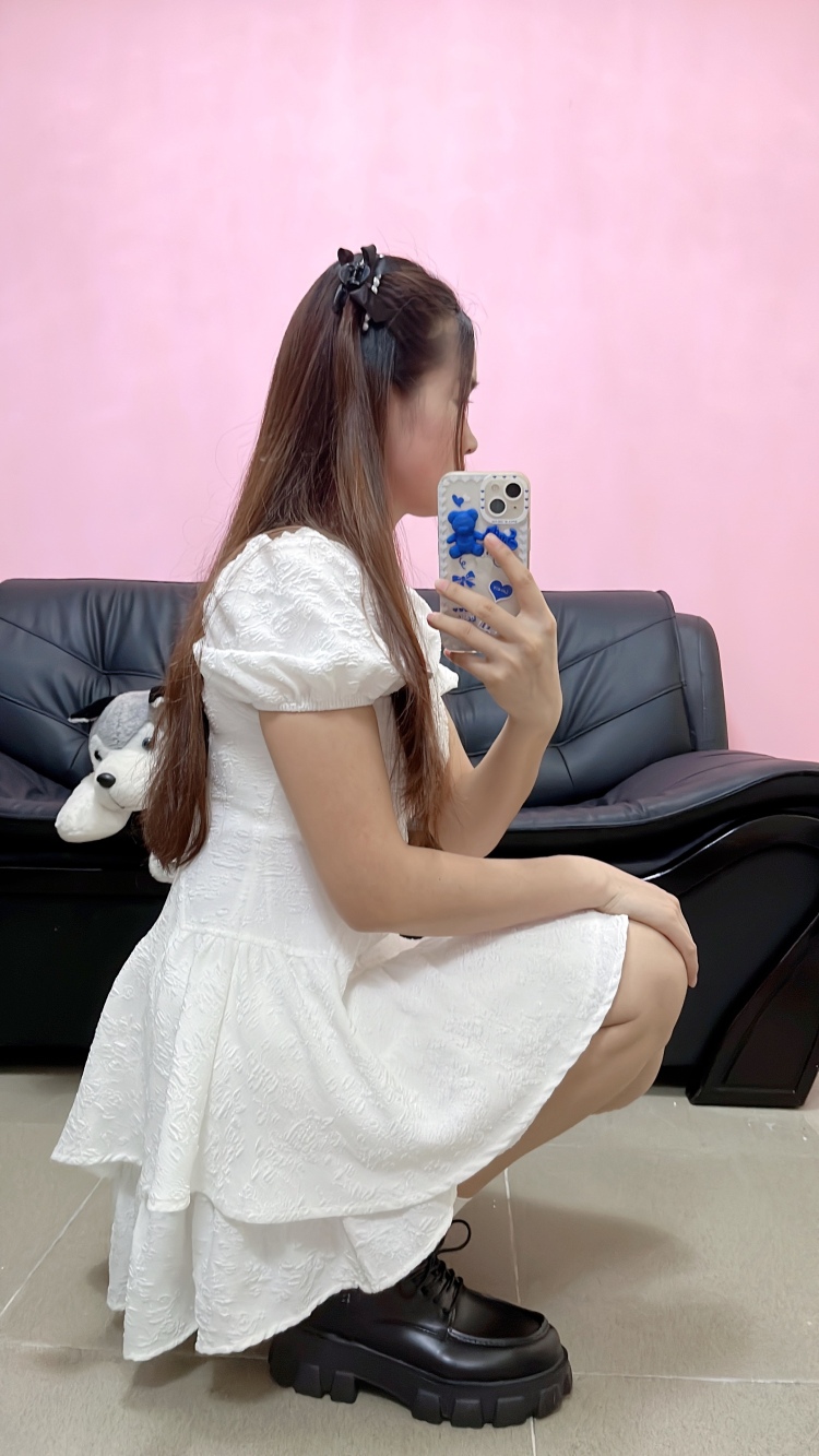 小情绪.-广东省·广州市·增城区-快手，抖音，某红薯，微博-平常比较喜欢拍照，所以可以接买家秀。自由职业者，97年，身高160cm。手机拍📱新手小白，请多指教。