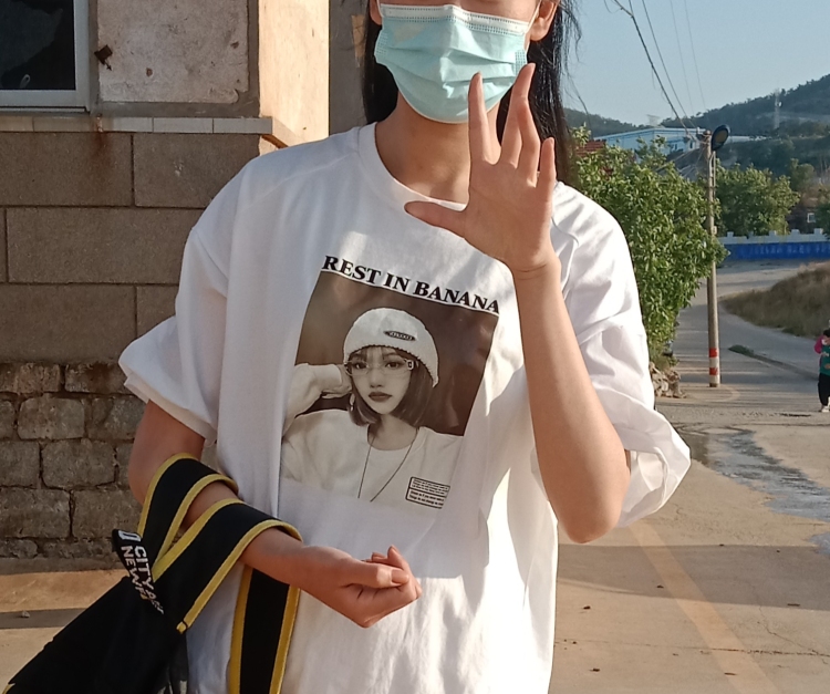 First choice.٩.:*-山东省·临沂市·罗庄区--买家秀寄拍,身高170 体重104斤,拍照按照商家要求来,不满意重拍。饰品,衣服,化妆品,日用品等都可以接。