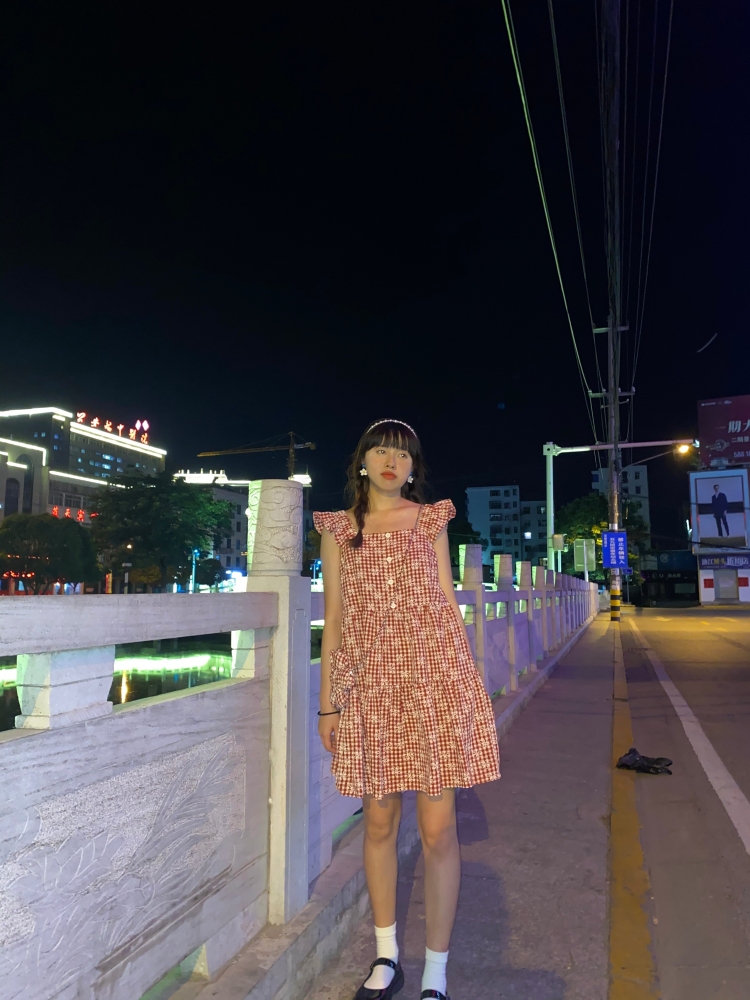 香菜叶子(多加香菜版)-湖北省·荆州市·公安县--可以接寄拍,喜欢穿搭,喜欢尝试新事物,有自己的想法和风格,很努力的一个小女孩,希望可以被看到