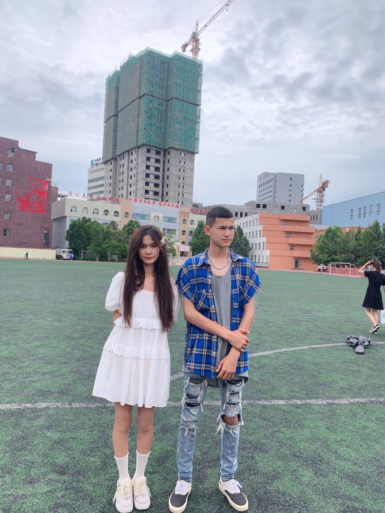 k^o^-新疆维吾尔自治区·伊犁哈萨克自治州·伊宁市--擅长拍照 喜欢穿搭 风格不限
会根据服装所风格来p图 身高168体重43