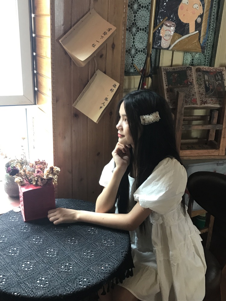 k^o^-新疆维吾尔自治区·伊犁哈萨克自治州·伊宁市--擅长拍照 喜欢穿搭 风格不限
会根据服装所风格来p图 身高168体重43
