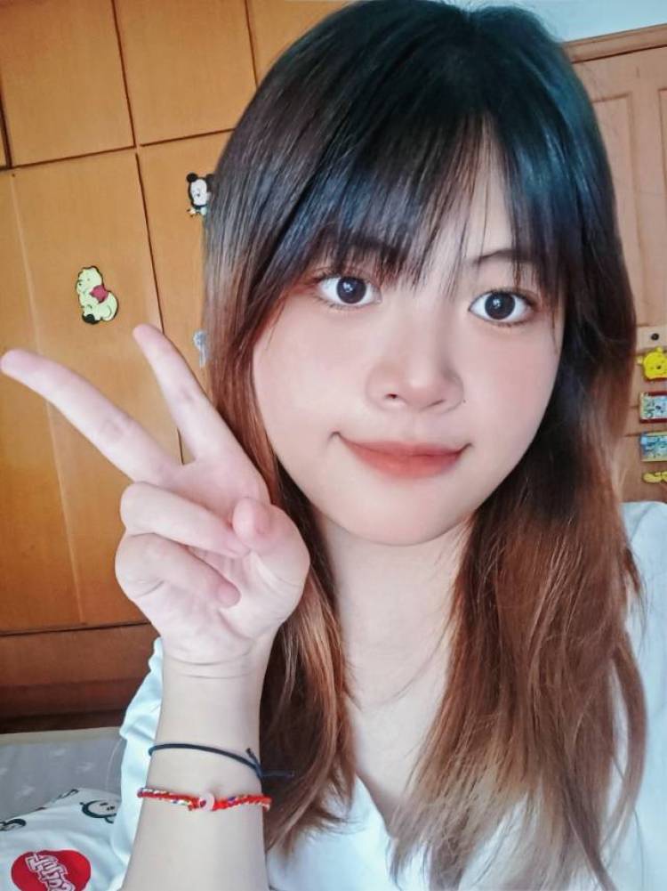 喝酸奶爱舔盖-江苏省·无锡市·梁溪区--爱拍照,会P图,设计类专业,具有一定的审美,会穿搭。价格方面可以和商家友好商量。