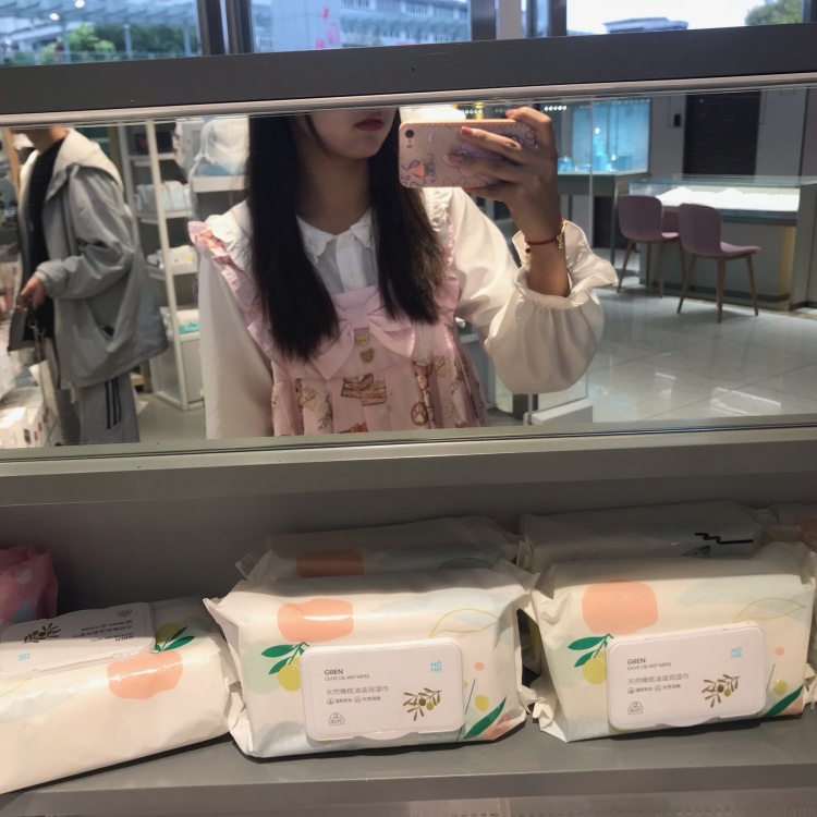 雾浣.-湖北省·黄石市·大冶市-快手-在校学生喜欢唱歌跳舞,身高161体重95年龄17风格偏甜美接单范围可以拍短视频种草,寄拍和送拍