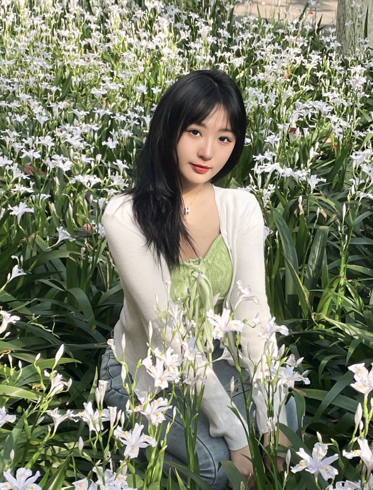 小妍-湖南省·长沙市·岳麓区-抖音、微博、某红薯-接寄拍买家秀。喜欢探店打卡，喜欢拍照。可尝试多种风格。谢谢！效率说话！