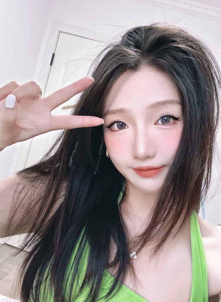 💕-江苏省·南京市·鼓楼区--【寄拍 探店 推广】一枚时间很多的素人打工族，风格多变可盐可甜，国服最强精修高手！业务能力强擅长沟通，有单发我，我真拍！