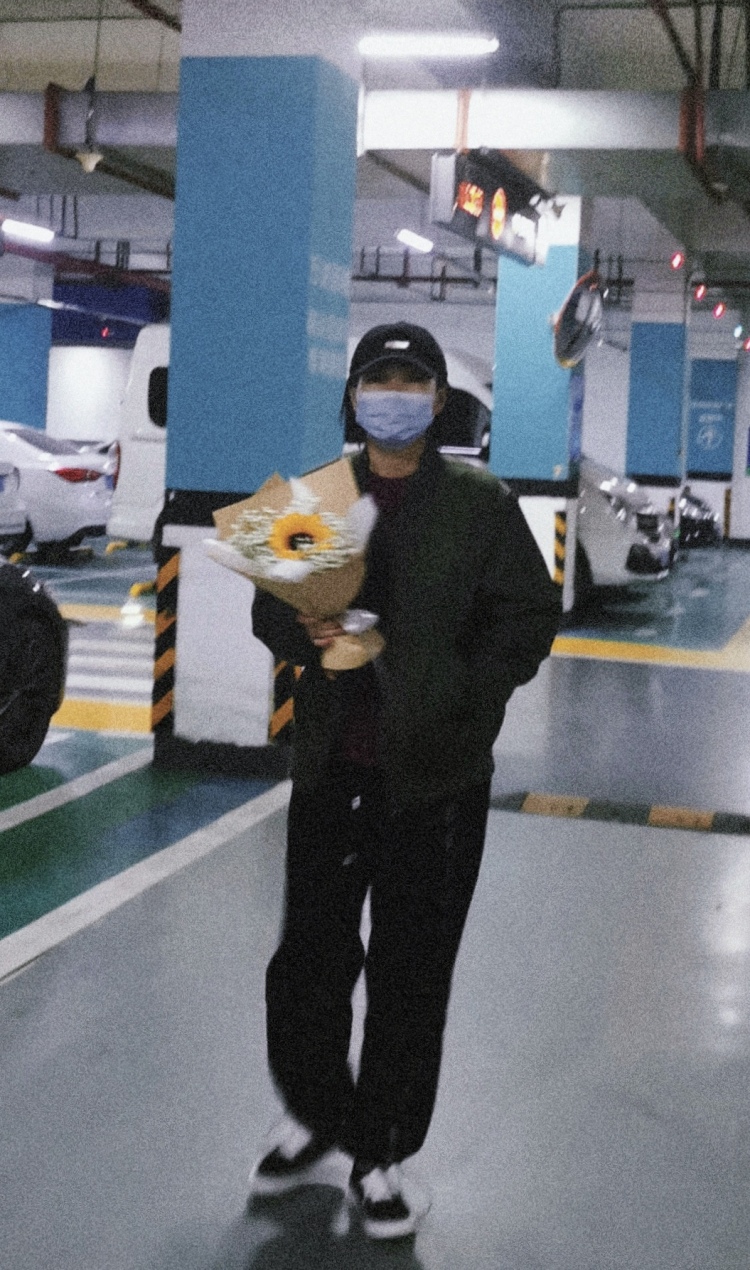 王小歪🍃-浙江省·宁波市·江北区--纯素人日常特别喜欢拍照 服装饰品食品都🉑️
身高170体重115
性格好不墨迹