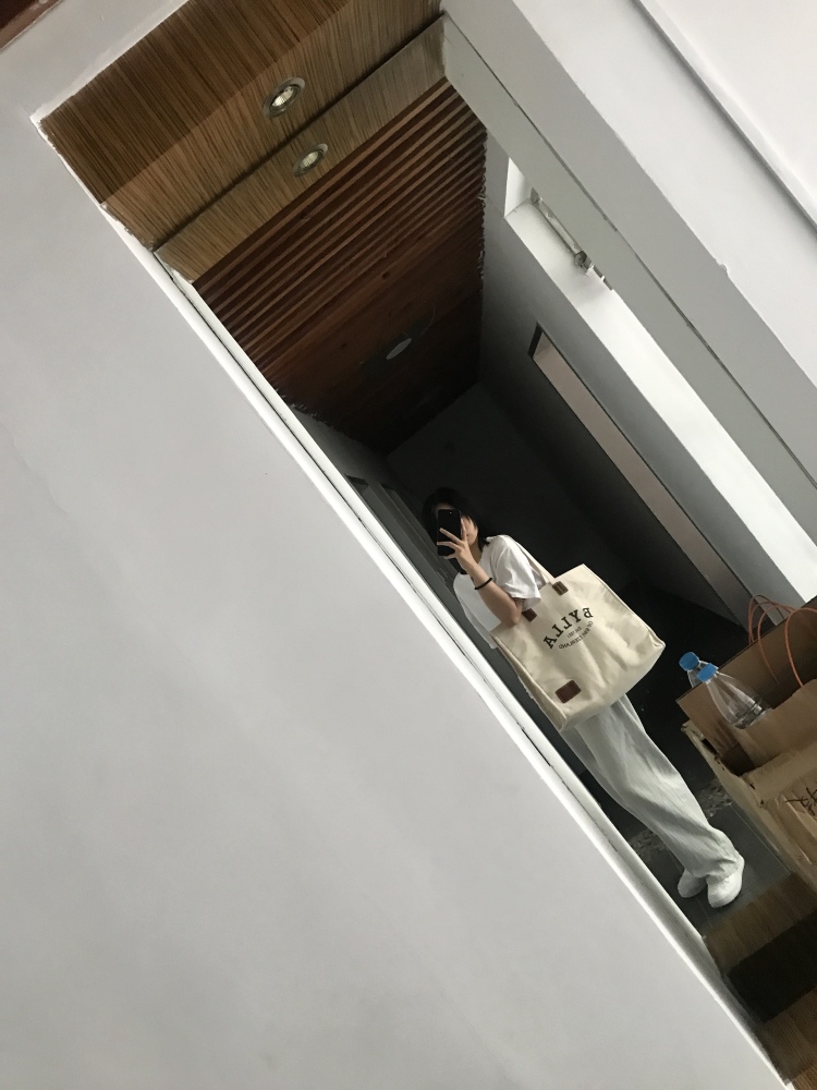 王小歪🍃-浙江省·宁波市·江北区--纯素人日常特别喜欢拍照 服装饰品食品都🉑️
身高170体重115
性格好不墨迹
