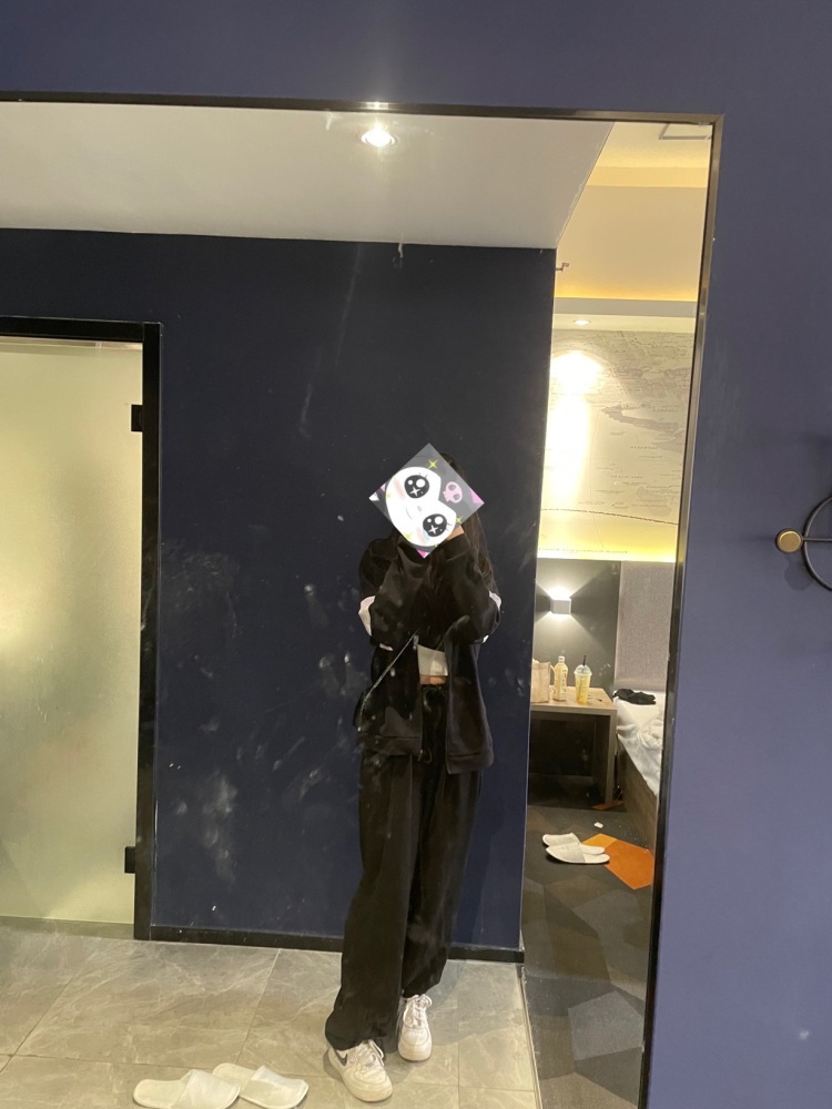 筱-浙江省·金华市·婺城区--身高166,体重46kg,接寄拍,平时喜欢唱歌和跳舞,准大学生