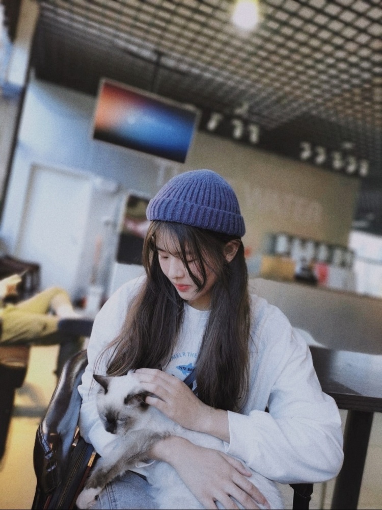Emma-湖南省·湘潭市·雨湖区-抖音,微博-171 53 热爱摄影,出图快,工作认真。会化妆修图,接寄拍约拍买家秀开箱测评等