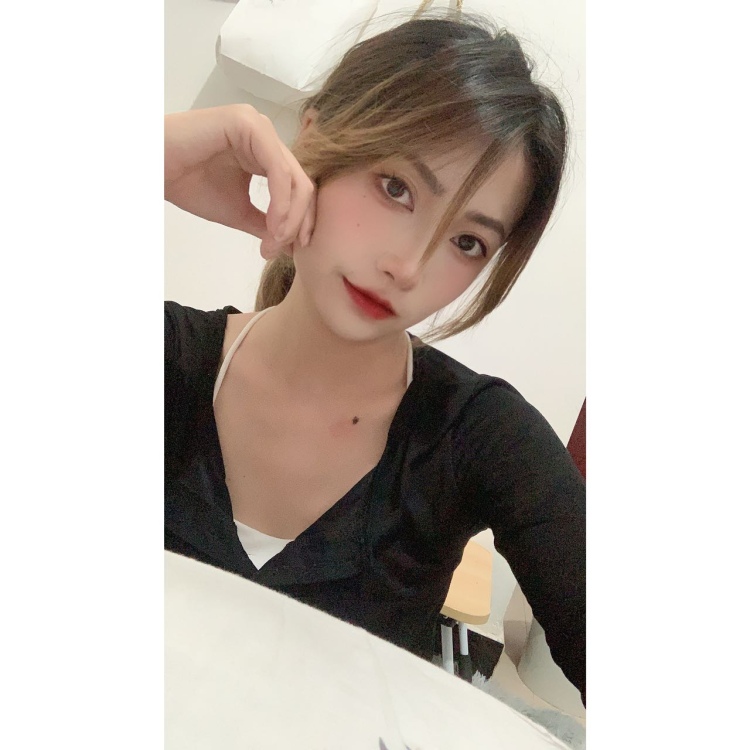 小小-浙江省·金华市·金东区-抖音、微博、某红薯、皮皮虾-接寄拍(服饰、饰品、美妆、美瞳都可接)
身高:165cm
体重:49kg
风格均可驾驭,好沟通,积极配合商家改图
地址:浙江省金华市
需要的老板可以找我哦~