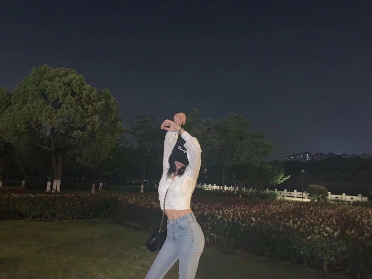 小小-浙江省·金华市·金东区-抖音、微博、某红薯、皮皮虾-接寄拍(服饰、饰品、美妆、美瞳都可接)
身高:165cm
体重:49kg
风格均可驾驭,好沟通,积极配合商家改图
地址:浙江省金华市
需要的老板可以找我哦~